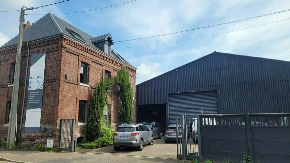 Local d’activités dans Déville-lès-Rouen à louer - Photo de l’immeuble – Image 1 sur 15