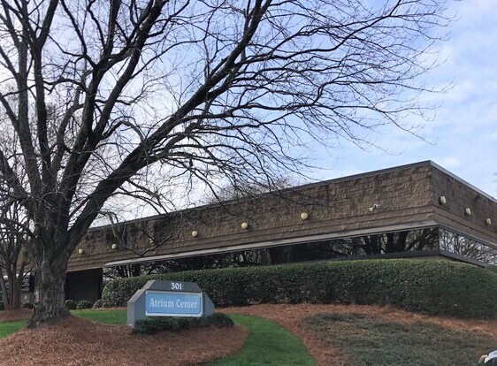 301 Keisler Dr, Cary, NC à louer - Photo de l’immeuble – Image 1 sur 5