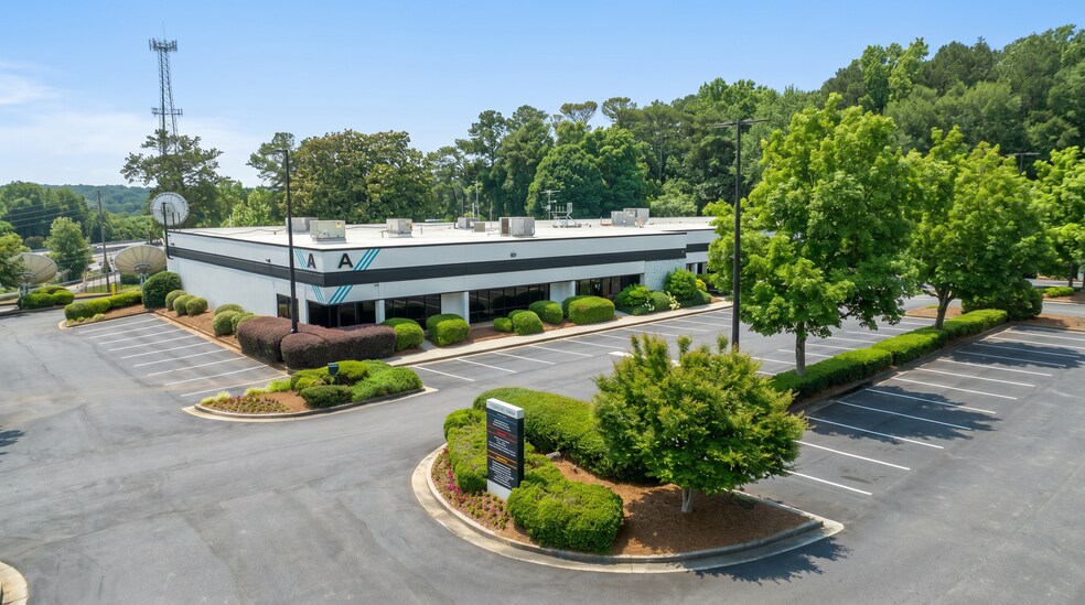 2700 Northeast Expy, Atlanta, GA à louer - Photo de l’immeuble – Image 3 sur 6