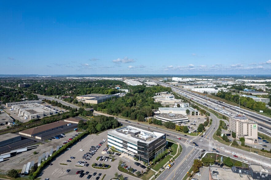 2476 Argentia Rd, Mississauga, ON à vendre - Aérien – Image 2 sur 5