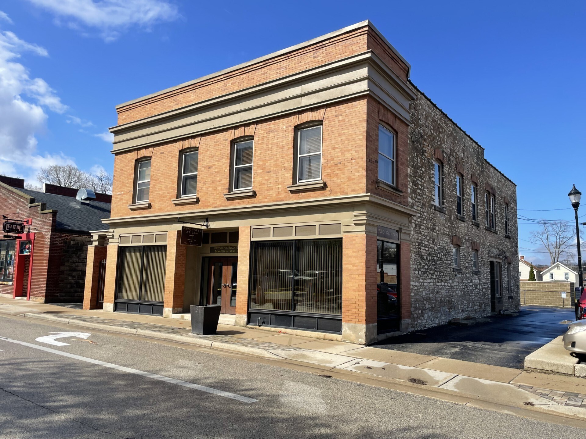 720 Clinton St, Waukesha, WI à vendre Photo principale– Image 1 sur 34