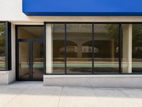 33-10 Queens Blvd, Long Island City, NY à louer Photo de l’immeuble– Image 1 sur 7