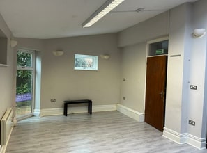 107 Talbot Rd, Pontyclun à louer Photo intérieure– Image 1 sur 2