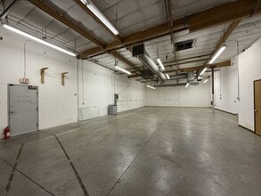 7180 SW Sandburg St, Tigard, OR à louer Photo intérieure– Image 2 sur 5