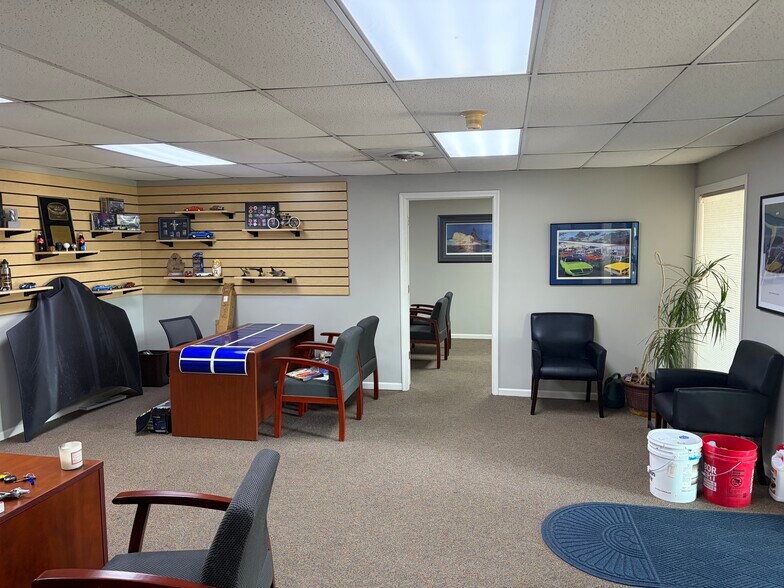 533 N Lindenwood Dr, Olathe, KS à vendre - Photo de l’immeuble – Image 3 sur 5