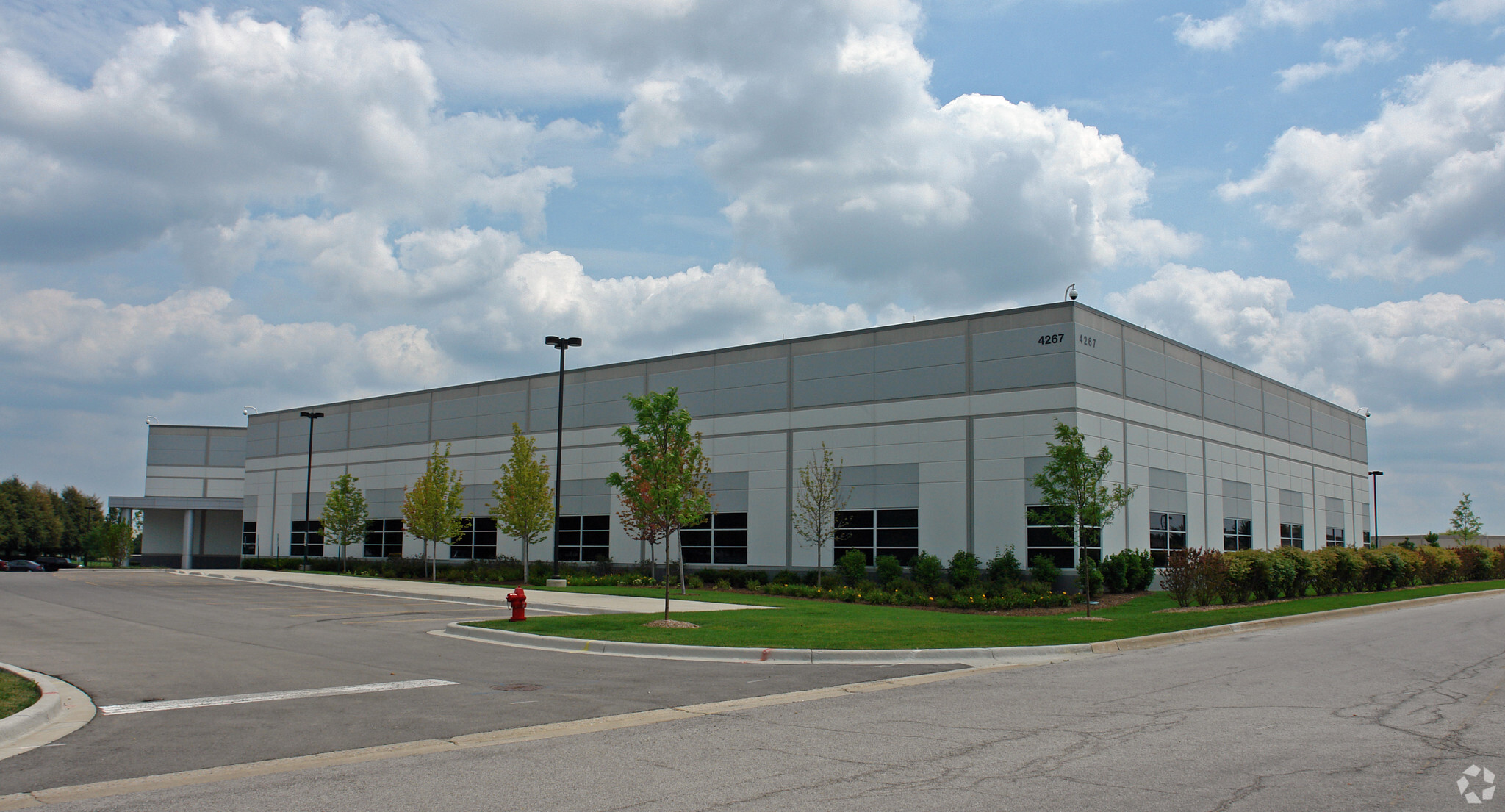 4267 Meridian Pky, Aurora, IL à louer Photo de l’immeuble– Image 1 sur 7