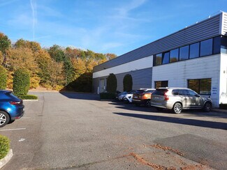 Plus de détails pour Local d'activités à louer