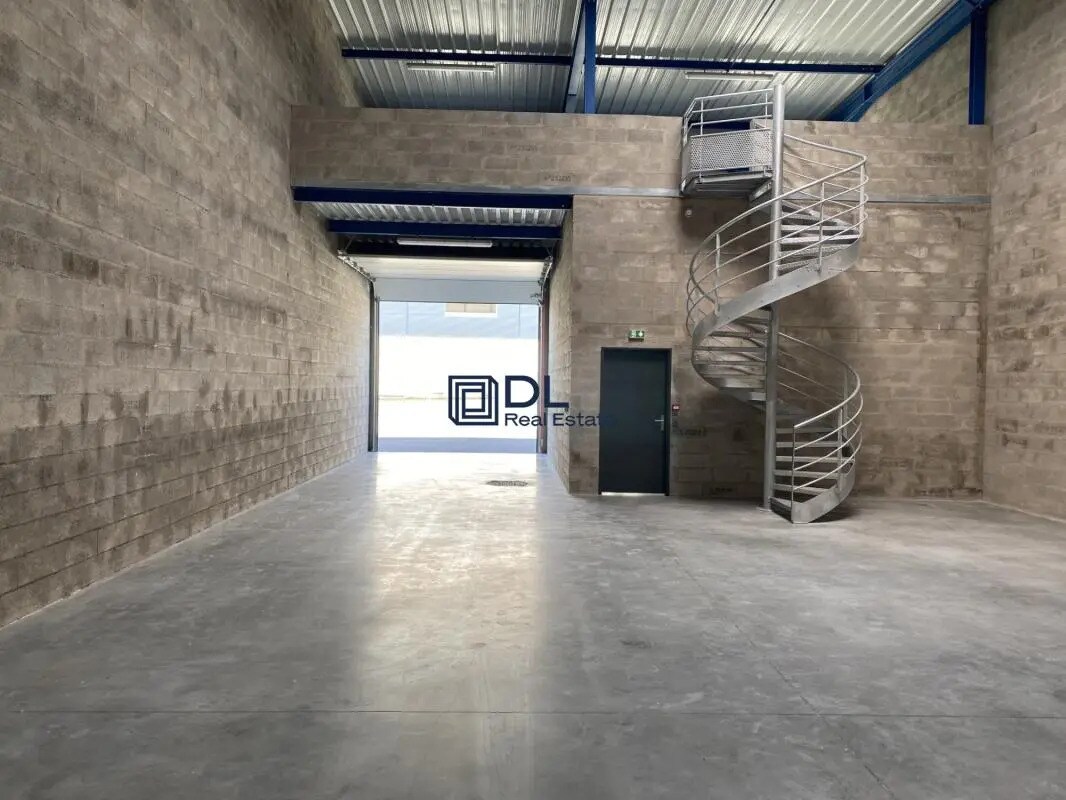 Industriel/Logistique dans Courtry à louer Photo intérieure– Image 1 sur 7