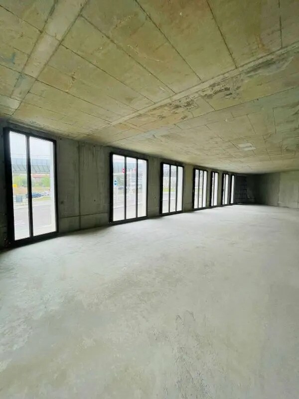 Plus de détails pour Local commercial à vendre