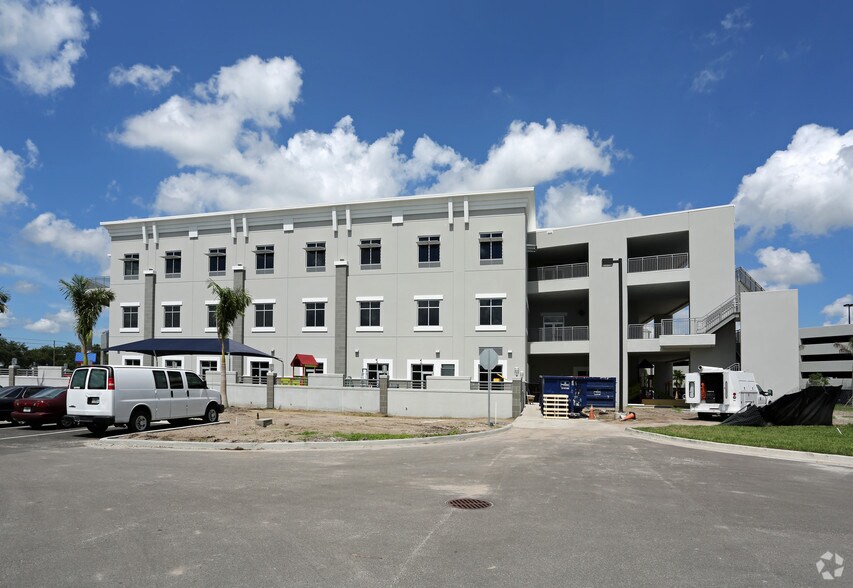 2 ASI Way N, Saint Petersburg, FL à vendre - Photo de l’immeuble – Image 3 sur 6