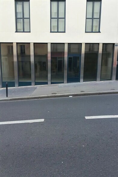 Local commercial dans Paris à louer - Photo de l’immeuble – Image 1 sur 4