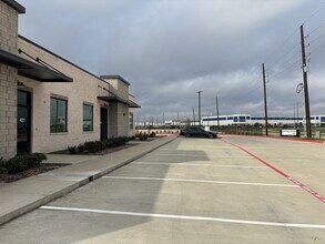419-425 Vintage Ln, Brookshire, TX à louer Photo de l’immeuble– Image 2 sur 28