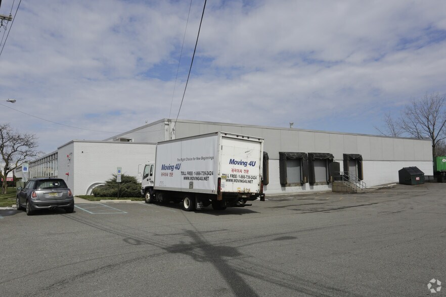 50 Amor Ave, Carlstadt, NJ à louer - Photo de l’immeuble – Image 3 sur 4