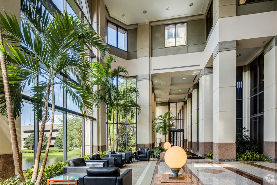 1900 Summit Tower Blvd, Orlando, FL à louer - Hall d’entrée – Image 3 sur 8