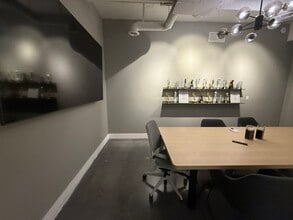 2140 S Dixie Hwy, Coconut Grove, FL à louer Photo intérieure– Image 2 sur 4