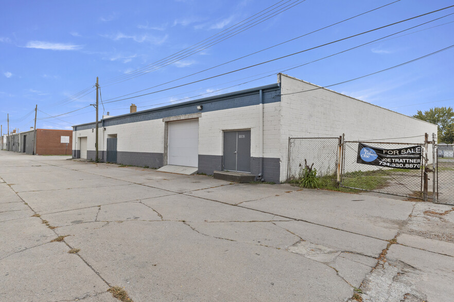 1056-1060 Southfield Rd, Lincoln Park, MI à louer - Photo de l’immeuble – Image 2 sur 22