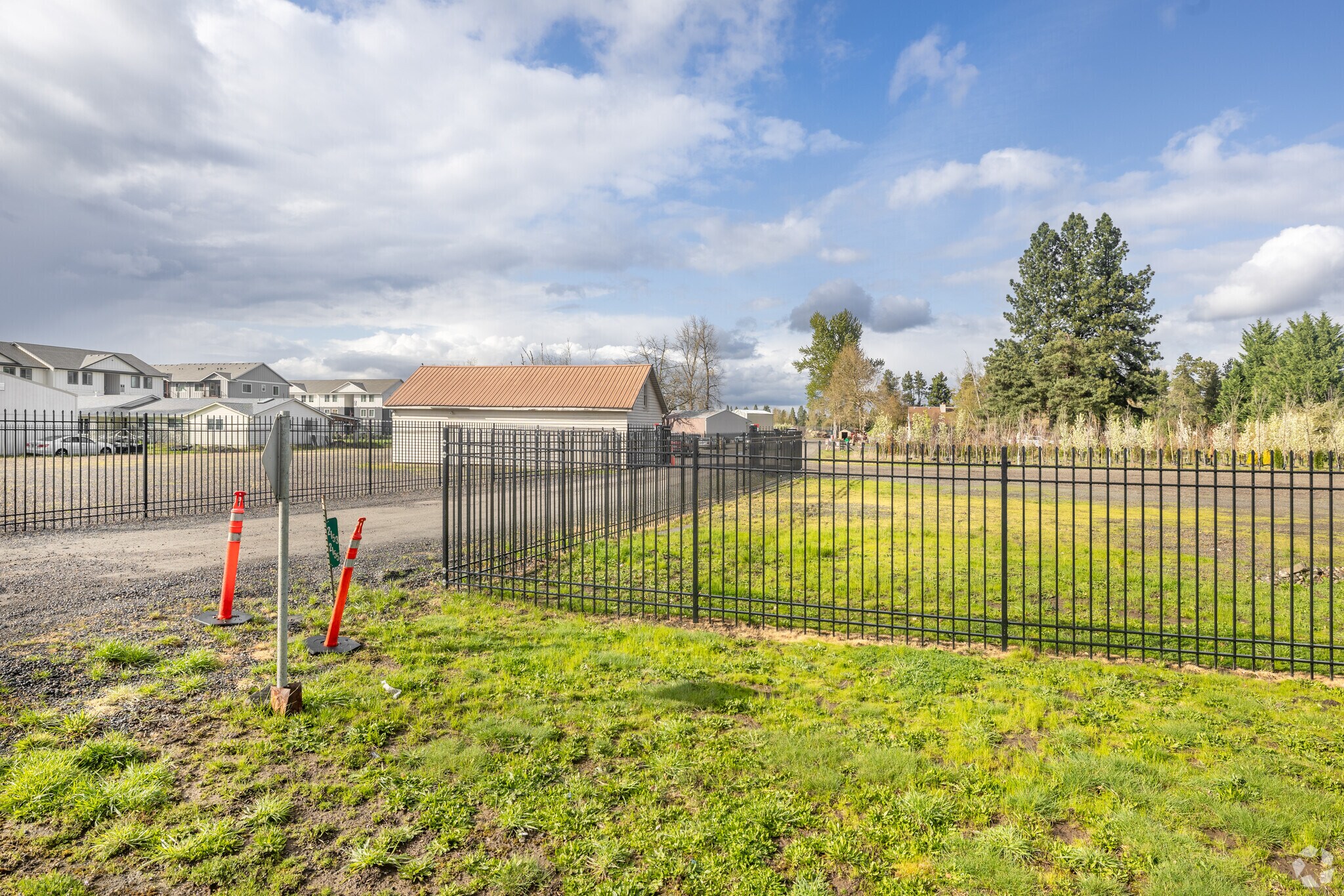 2153 Molalla Rd, Woodburn, OR à louer Photo principale– Image 1 sur 2
