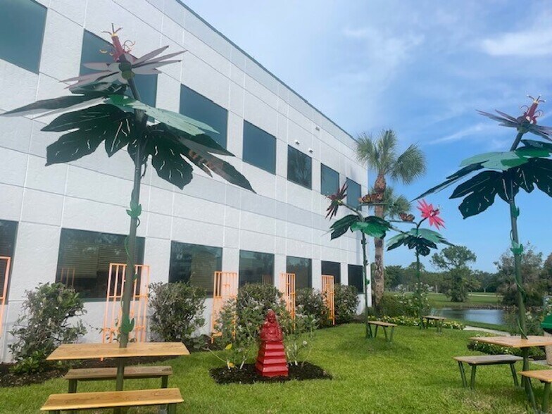 730 Goodlette Rd N, Naples, FL à louer - Photo de l’immeuble – Image 2 sur 4