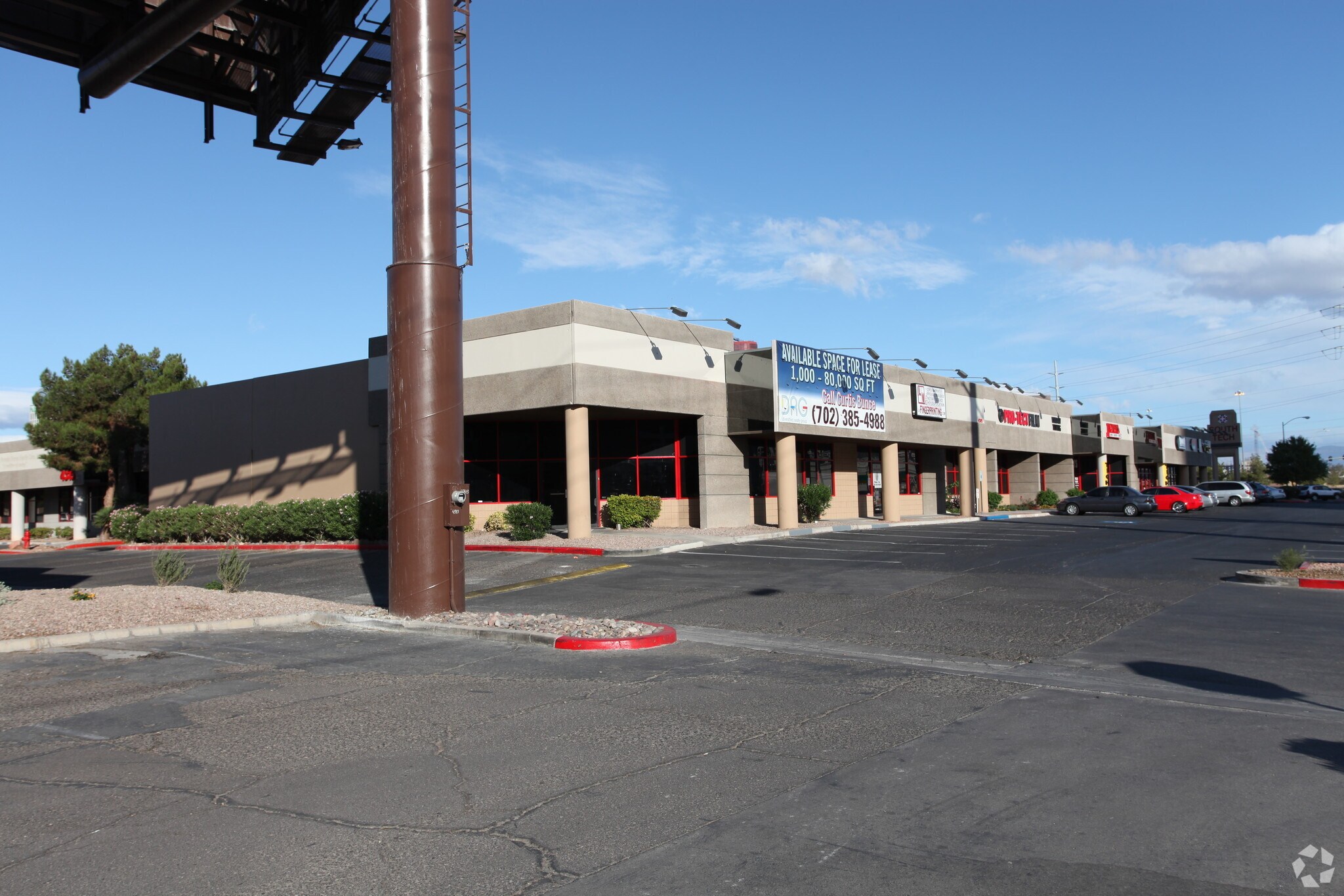 4305 Dean Martin Dr, Las Vegas, NV à vendre Photo principale– Image 1 sur 9