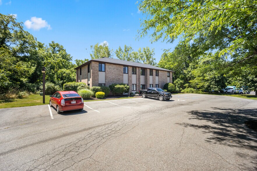 255 Route 17K, Newburgh, NY à louer - Photo de l’immeuble – Image 1 sur 4