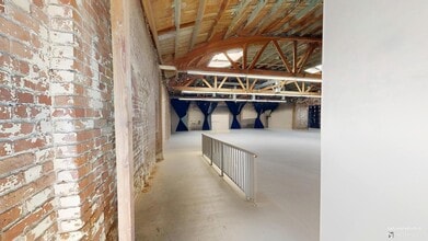 7624-7626 Santa Monica Blvd, West Hollywood, CA à louer Numérisation 3D Matterport– Image 1 sur 6