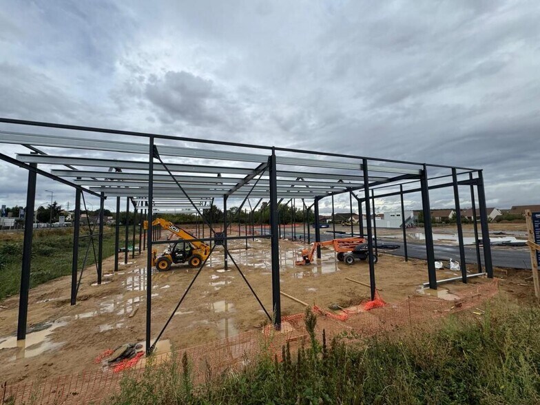Local d'activités dans Puiseux-Pontoise à vendre - Photo de la construction – Image 2 sur 10