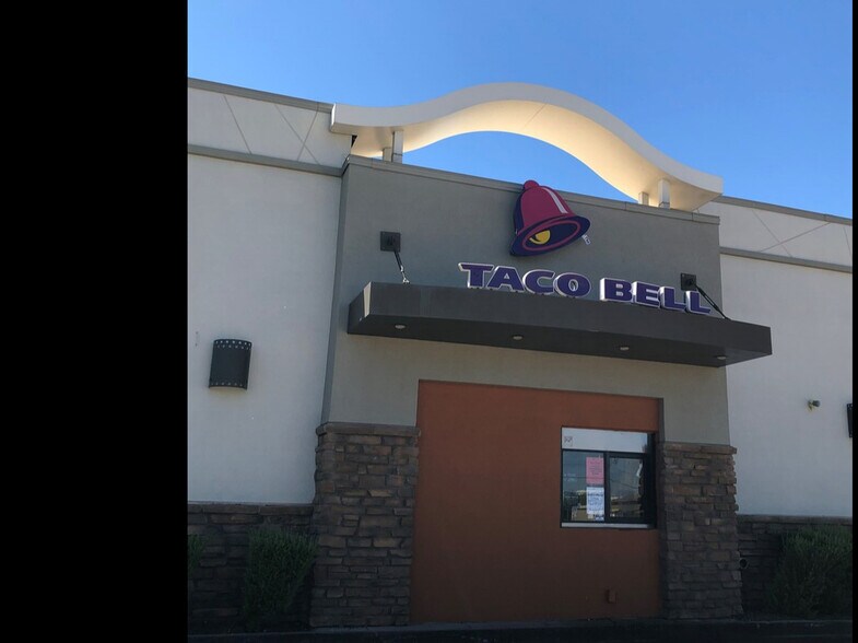 3111-3159 E Greenway Rd, Phoenix, AZ à louer - Photo de l’immeuble – Image 2 sur 8