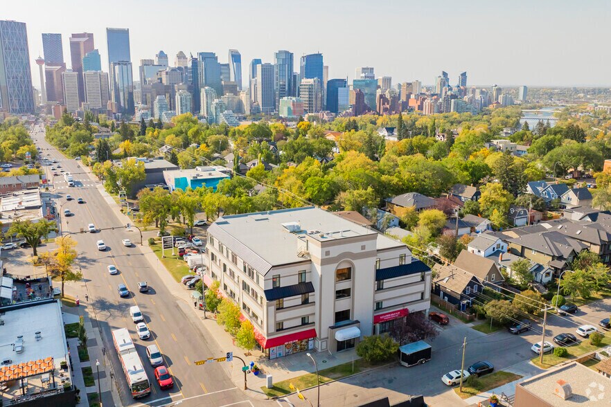 1015 Centre St NW, Calgary, AB à louer - Aérien – Image 3 sur 3