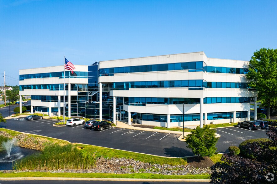 1 E Uwchlan Ave, Exton, PA à louer - Photo de l’immeuble – Image 1 sur 14
