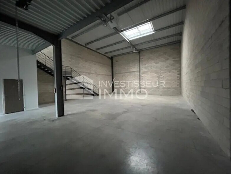 Local d’activités dans Bobigny à louer - Photo de l’immeuble – Image 2 sur 6
