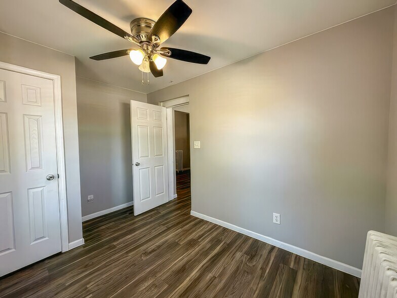 509 E Commercial Ave, Lowell, IN à vendre - Photo de l’immeuble – Image 2 sur 3