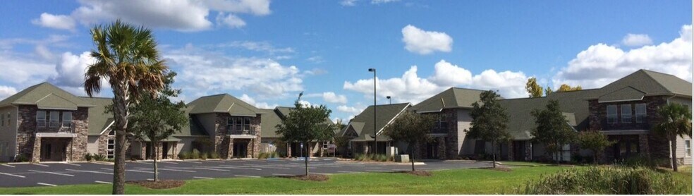 2211 S Highway 77, Lynn Haven, FL à louer - Photo principale – Image 1 sur 17