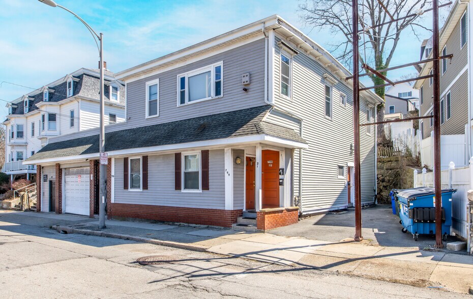 799-801 N Main St, Fall River, MA à vendre - Photo de l’immeuble – Image 3 sur 20