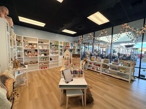 369 E 17th St, Costa Mesa, CA à louer Photo intérieure– Image 1 sur 15