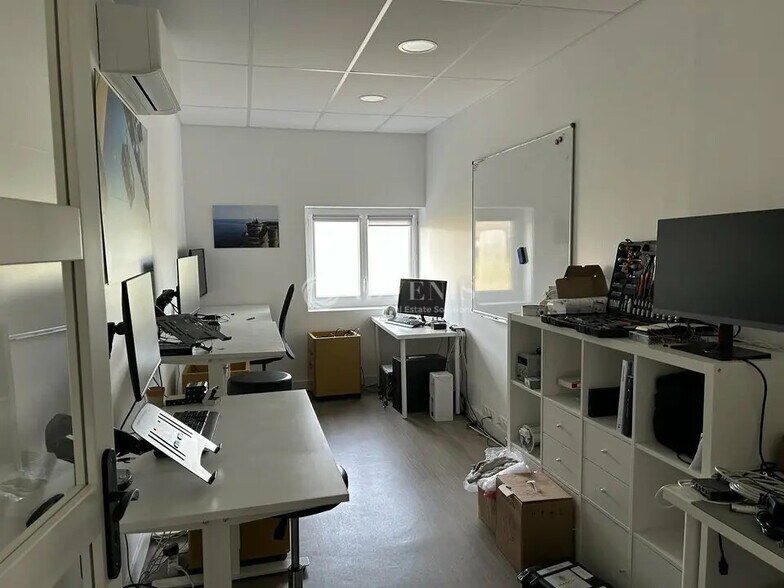 Local d’activités dans CLERMONT-L'HERAULT à louer - Photo intérieure – Image 2 sur 4