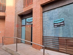 Local commercial dans Gavà, Barcelona à louer Photo de l’immeuble– Image 2 sur 11