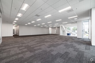 2001 E Dominguez St, Carson, CA à louer Numérisation 3D Matterport– Image 1 sur 22