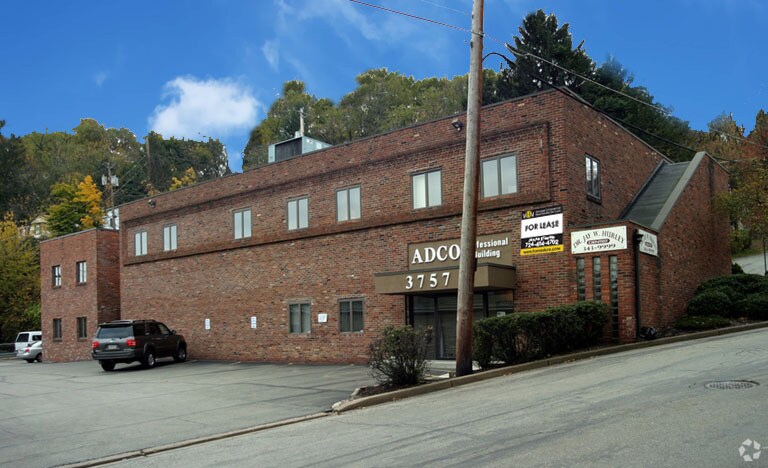 3757 Library Rd, Pittsburgh, PA à louer Photo principale– Image 1 sur 8