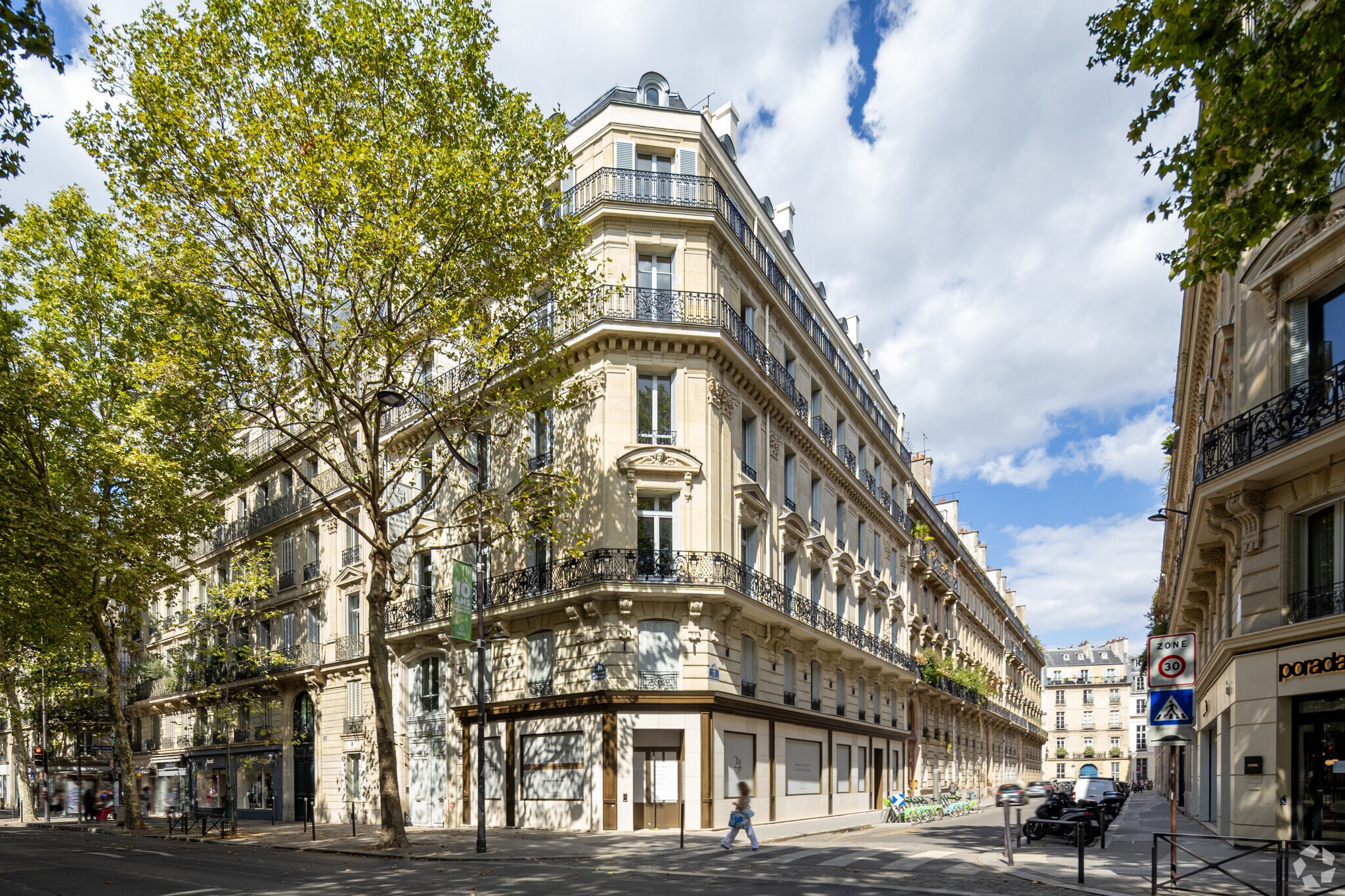 254 Boulevard Saint-Germain, Paris à louer Photo principale– Image 1 sur 10
