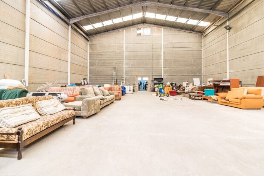 Industriel/Logistique dans València à vendre - Photo de l’immeuble – Image 3 sur 7