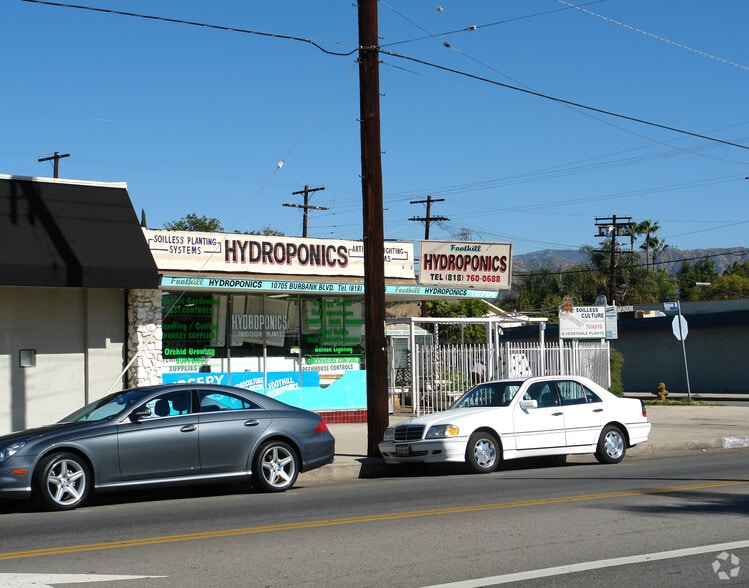 10701 Burbank Blvd, North Hollywood, CA à vendre - Photo de l’immeuble – Image 3 sur 7