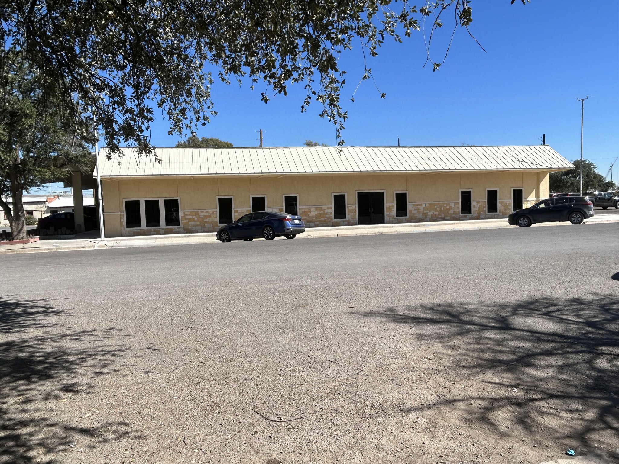 106 W. 3rd Street, Pecos, TX à louer Photo de l’immeuble– Image 1 sur 64