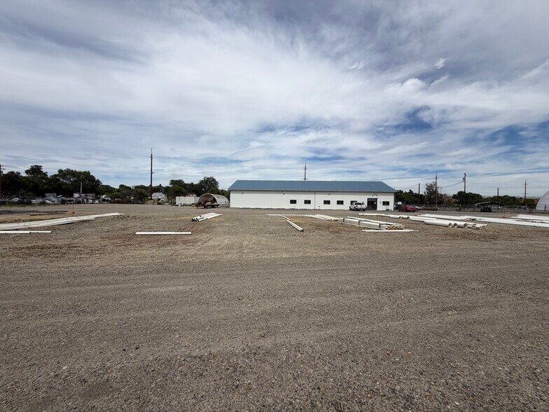1130 Buena Rd, Zillah, WA à vendre - Photo de l’immeuble – Image 1 sur 6