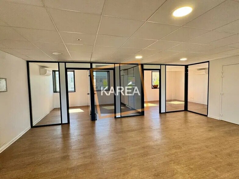 Bureau dans Mareuil-lès-Meaux à louer - Photo intérieure – Image 1 sur 5