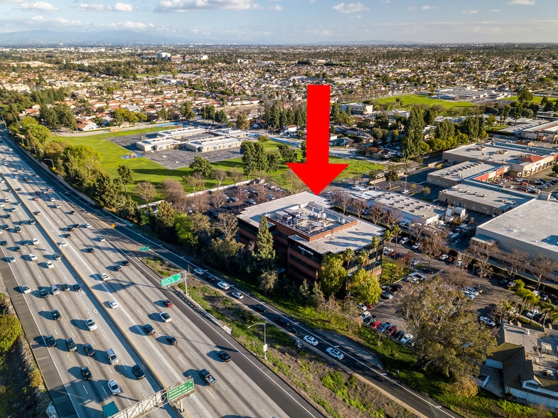 17100 Pioneer Blvd, Artesia, CA à louer - Aérien – Image 3 sur 12