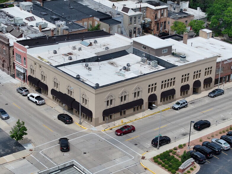 15-19 E 1st St, Fond Du Lac, WI à louer - Photo de l’immeuble – Image 1 sur 8