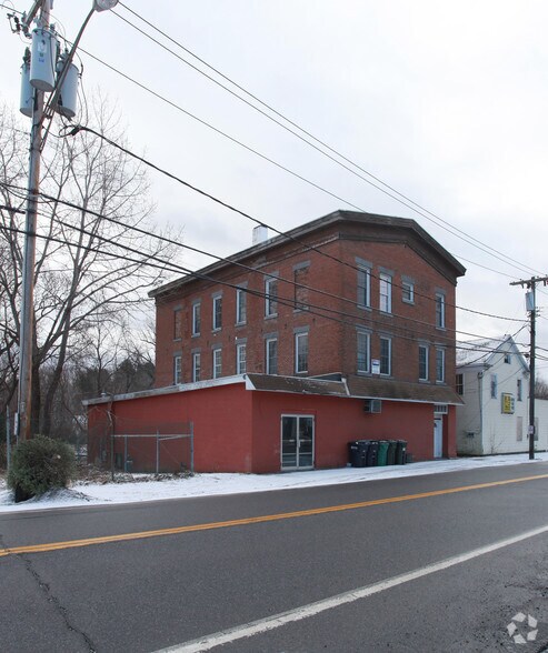 50 Gates Ave, Schuylerville, NY à vendre - Photo principale – Image 1 sur 28