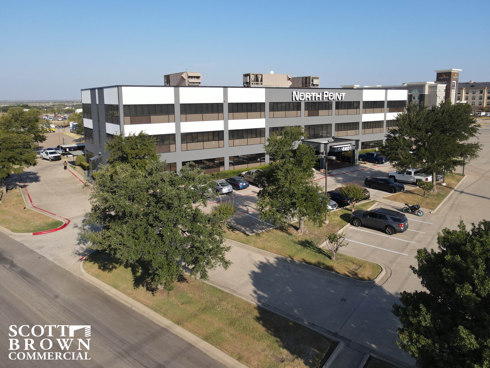 4401 N Interstate 35, Denton, TX à louer Photo principale– Image 1 sur 12