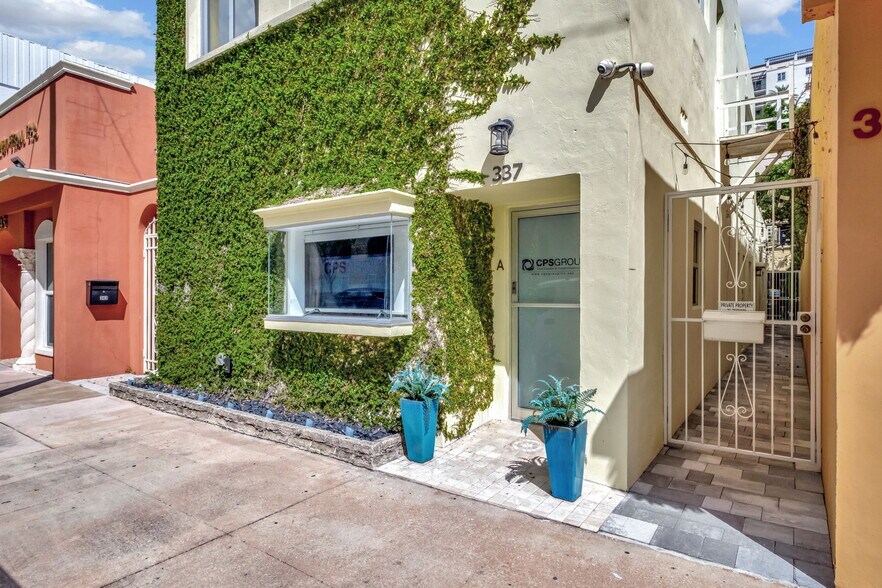 337 Alcazar Ave, Coral Gables, FL à louer - Photo de l’immeuble – Image 2 sur 22