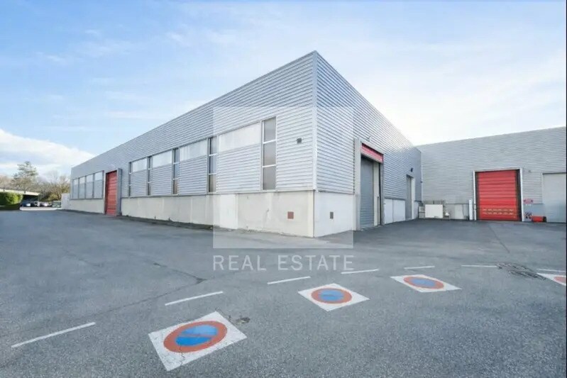 Industriel/Logistique dans Échirolles à louer - Photo de l’immeuble – Image 1 sur 5